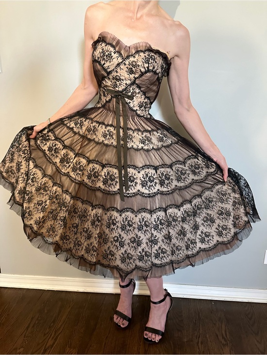 Blum’s-Vogue Chicago Dresses & Skirts - Strapless Black Lace-Appliqué Midi Dress with Pale Pink Underlay